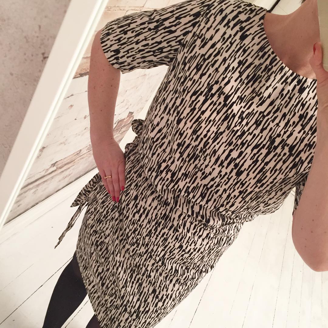 ** SELECTED FEMME ** Underbar klänning med fina detaljer 
#butikperochlisa #habo #jönköping #selectedfemme #klänning