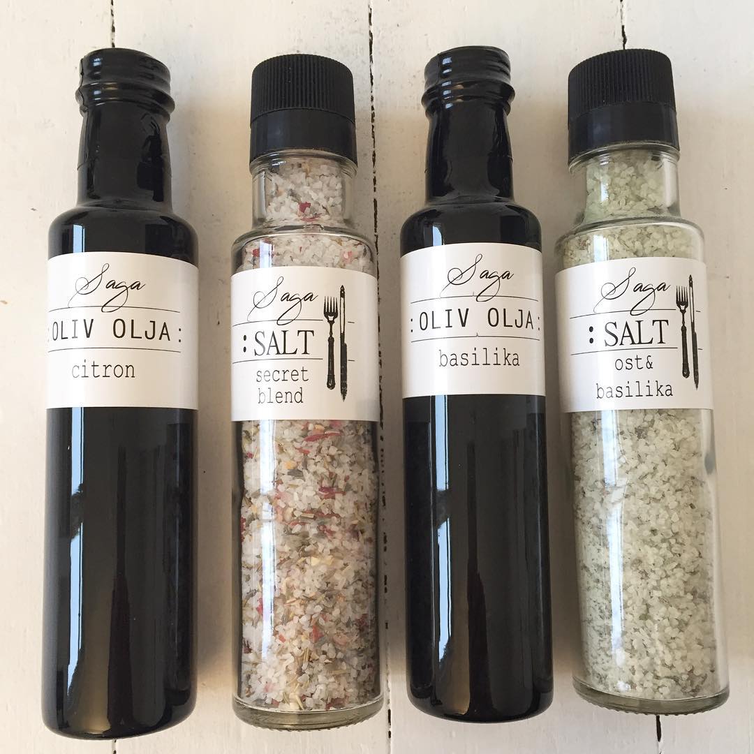 ** TREVLIG ATT GE BORT ** Ett gott salt med kvarn eller en olivolja

Finns hos och 
#butikperochlisa #habo #jönköping #salt #interior4all #inredning #sagaofsweden #gebort