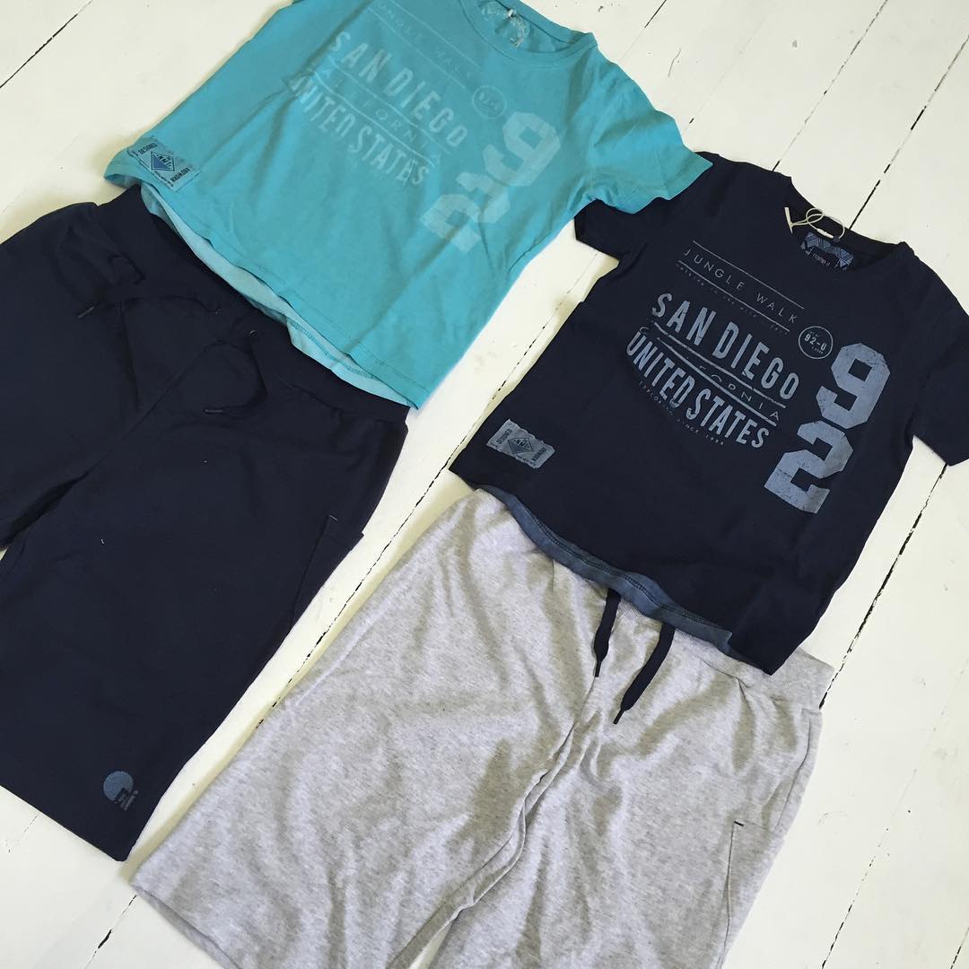 ** TILL SEMESTER ** Name IT stl 110-164
T-shirt 160kr
Mjukisshorts 130kr 
Såååå bra priser och kvaliteer 
#butikperochlisa #habo #jönköping #nameit #mjukisshorts